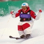 　男子モーグル決勝１回目　コブを攻める堀島行真＝ウオータービル（共同）