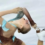 　フィギュアスケートの欧州選手権、フリーで演技するニーナ・ペトロキナ＝１６日、シェフィールド（ロイター＝共同）