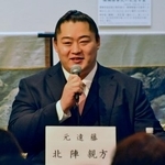 　トークイベントに臨んだ元小結遠藤の北陣親方＝１７日、両国国技館