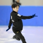 　練習するフィギュアスケート男子の鍵山優真＝愛知県豊田市