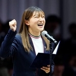 　ミラノ・コルティナ冬季五輪の日本選手団の壮行会で、決意表明するフィギュアスケート女子の坂本花織＝１８日午後、千葉県船橋市