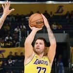 　レーカーズのドンチッチ（ＮＢＡＥ・ゲッティ＝共同）