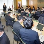 　自民党本部で開かれた外国人政策本部の会合＝２０日午後、東京・永田町