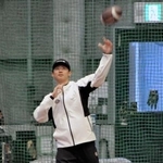 　自主トレを公開したオリックス・曽谷＝大阪市此花区