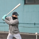 　打撃練習するソフトバンク・野村＝滋賀県草津市