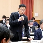 　静岡県庁で開かれたリニア中央新幹線トンネル工事の影響を議論する有識者専門部会で発言する平木省副知事＝２１日午後