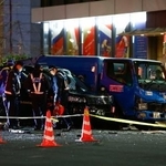 　東京・赤坂で複数台の車両が絡む事故があった現場＝２２日午後７時５６分