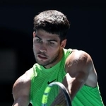 　男子シングルス３回戦でプレーするカルロス・アルカラス＝メルボルン（ゲッティ＝共同）