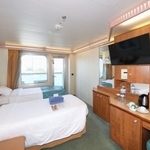 　愛知・名古屋アジア大会で選手の宿泊拠点として活用されるクルーズ船「コスタ・セレーナ」号の客室＝２３日午後、東京都江東区