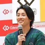 　トークイベントで話すソフトバンク・周東＝２４日、福岡県粕屋町