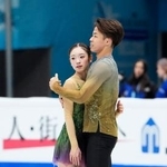 　ペア・フリーの演技を終えた長岡柚奈（左）、森口澄士組＝北京（共同）