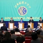 　日本記者クラブ主催の討論会に出席した与野党の７党首。（左から）共産党の田村委員長、国民民主党の玉木代表、中道改革連合の野田共同代表、自民党総裁の高市首相、日本維新の会の藤田共同代表、参政党の神谷代表、れいわ新選組の大石共同代表＝２６日午後、東京・内幸町の日本記者クラブ