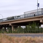 　メキシコから米国に向かうトラック＝２０２４年１１月、米テキサス州（ＡＰ＝共同）