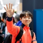 　イタリア・ミラノのマルペンサ空港に到着したフィギュアスケートの鍵山優真＝２９日（共同）