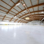 　ミラノ・コルティナ冬季五輪でフィギュア日本代表の練習拠点となるスケート施設＝２１日、イタリア・バレーゼ（共同）