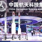 　展示会に出展した中国航天科技集団のブース＝２０２５年５月、重慶（共同）