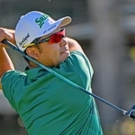 　第１ラウンド、１０番でティーショットを放つ松山英樹。８アンダーで３位＝トーリーパインズＧＣ（共同）