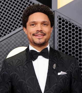 　トレバー・ノア氏＝１日（ロイター＝共同）