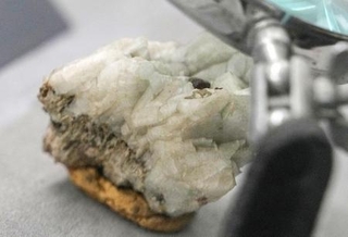 　レアアースを含んだ鉱石＝昨年１０月、北京