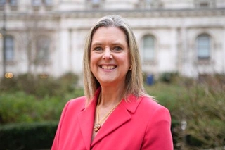 　駐日英大使に就任するコリン・ロバートソン氏（英外務省提供・共同）