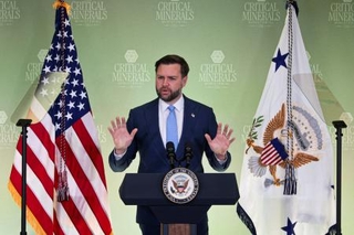 　重要鉱物を巡る閣僚級会合で演説するバンス米副大統領＝４日、ワシントン（ロイター＝共同）