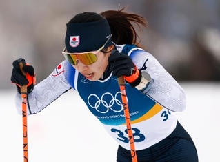 　女子距離複合　前半クラシカルで力走する土屋正恵＝テーゼロ（共同）