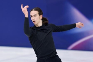 　公式練習で調整するピョートル・グメニク＝ミラノ（共同）