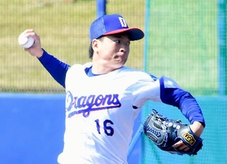 　シート打撃に登板した中日・桜井＝北谷