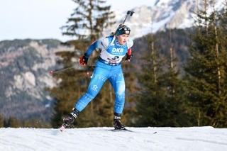 　グリーンランド出身のバイアスロン選手ウカレクアストリ・スレテマーク＝２０２５年１２月、オーストリア（ゲッティ＝共同）