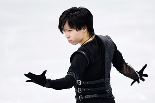 　男子ＳＰ　演技する三浦佳生＝ミラノ（共同）