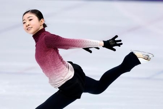 　公式練習で調整する千葉百音＝ミラノ（共同）