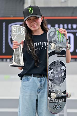 　女子２位に入った赤間凛音＝１５日、シドニー（ゲッティ＝共同）