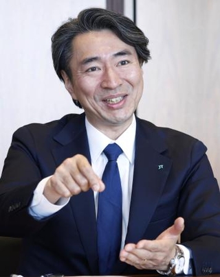 　インタビューに応じる日本たばこ産業の筒井岳彦社長