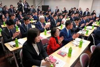 　自民党本部で開かれた新人議員向けの研修会＝１７日午後、東京・永田町