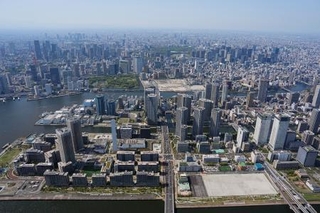 　東京都内の高層ビル群＝２０２５年４月
