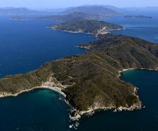 　中国電力が使用済み核燃料中間貯蔵施設の建設を計画している山口県上関町の長島＝１８日