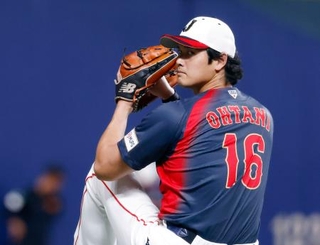 　ＷＢＣ日本代表に合流し、キャッチボールする大谷＝バンテリンドーム