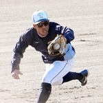 　守備練習する西武・桑原＝南郷