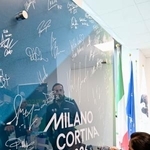 　ＩＯＣが提唱する「五輪休戦」を願う壁＝２日、イタリア・ミラノ（共同）