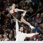 　２０２４年世界フィギュアのペアで優勝したディアナ・ステラートデュデク（上）、マキシム・デシャン組＝モントリオール