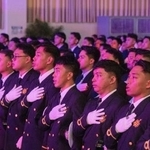 　商船三井が共同運営する商船大学の卒業生たち＝３日、フィリピン・ダスマリニャス（共同）