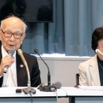 　記者会見する、被団協の田中熙巳代表委員（左）と児玉三智子事務局次長＝３日午前、東京都千代田区