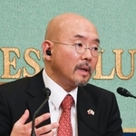 　記者会見するベネズエラのセイコウ・イシカワ駐日大使＝４日午後、東京・内幸町の日本記者クラブ