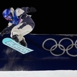 　男子ビッグエア予選　ジャンプする荻原大翔＝リビーニョ（共同）