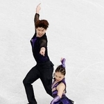 　団体アイスダンス・ＲＤ　演技する吉田唄菜（下）、森田真沙也組＝ミラノ（共同）