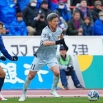 　甲府-福島　前半、攻め込む福島・三浦＝ＪＩＴス