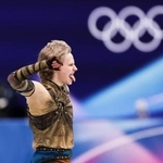 　団体男子ＳＰ　演技するイリア・マリニン＝ミラノ（共同）