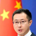 　記者会見する中国外務省の林剣副報道局長＝９日、北京（共同）