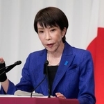 　衆院選の結果を受け、記者会見する自民党総裁の高市首相＝９日午後、東京・永田町の党本部