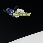 　女子ビッグエア決勝　ジャンプする深田茉莉＝リビーニョ（共同）